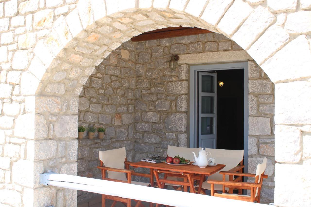 Εn Plo Luxury Suites Karavostasi  Exterior photo