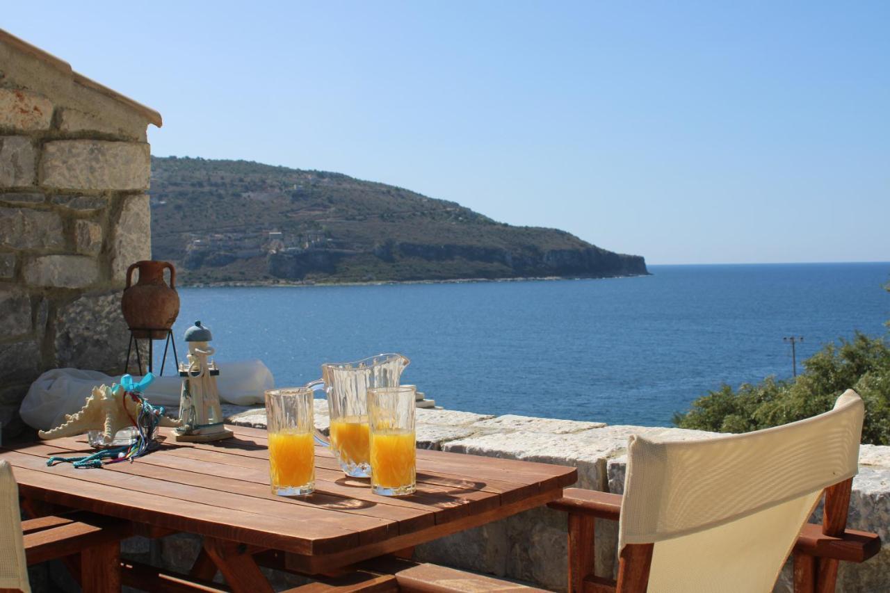 Εn Plo Luxury Suites Karavostasi  Exterior photo