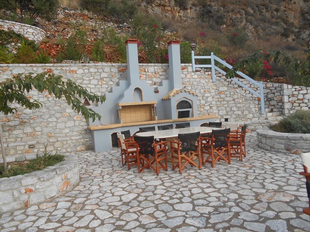 Εn Plo Luxury Suites Karavostasi  Exterior photo